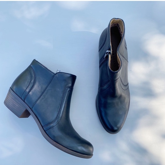 Lucky Brand Black Ankle Boots 8.5 - Picture 4 of 10